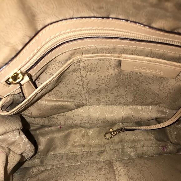 Michael Kors purse and matching wallet - Picture 5 of 6